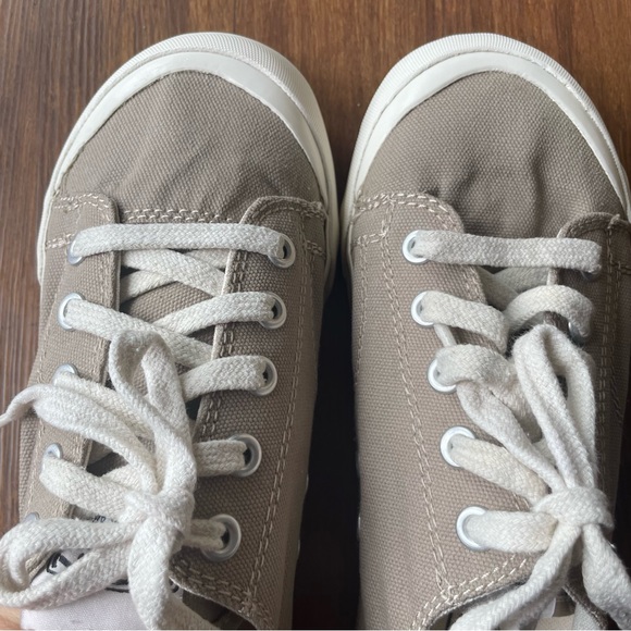 SOLD Keen Shoes Womens 8.5 Coronado III Tan Gray Casual Canvas Sneakers Laces - Picture 7 of 14